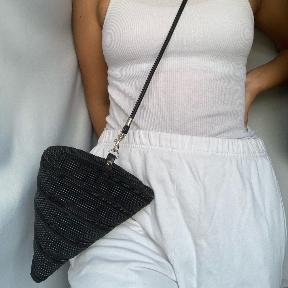 Zipper Pyramid Bag